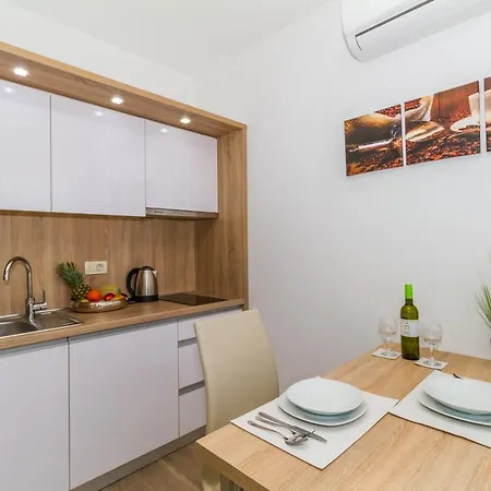 Astoria ビオグラード・ナ・モル